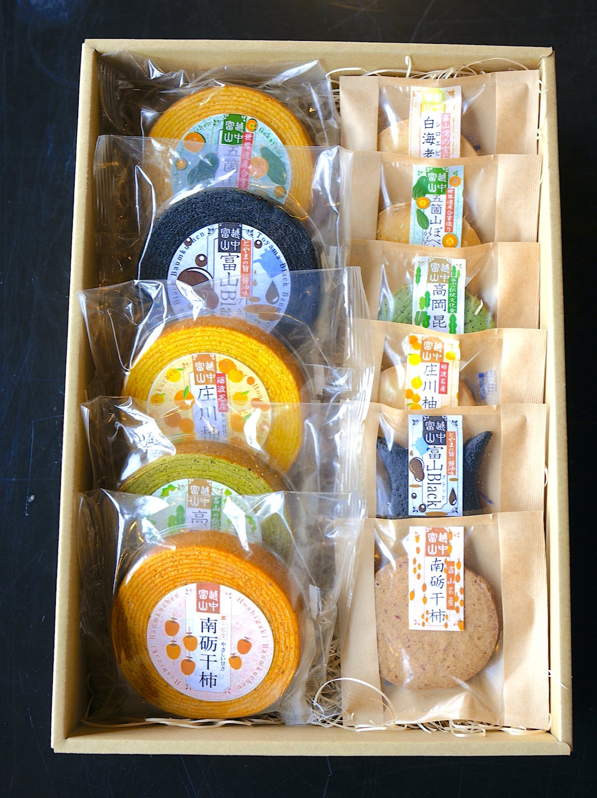 富山きときとスイーツ詰合せAセット(きときとクッキー6種各1枚、きときとバウムクーヘン5種各1個)